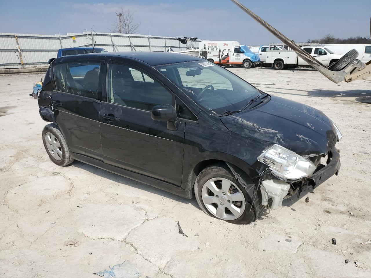 2011 Nissan Versa - Image 4