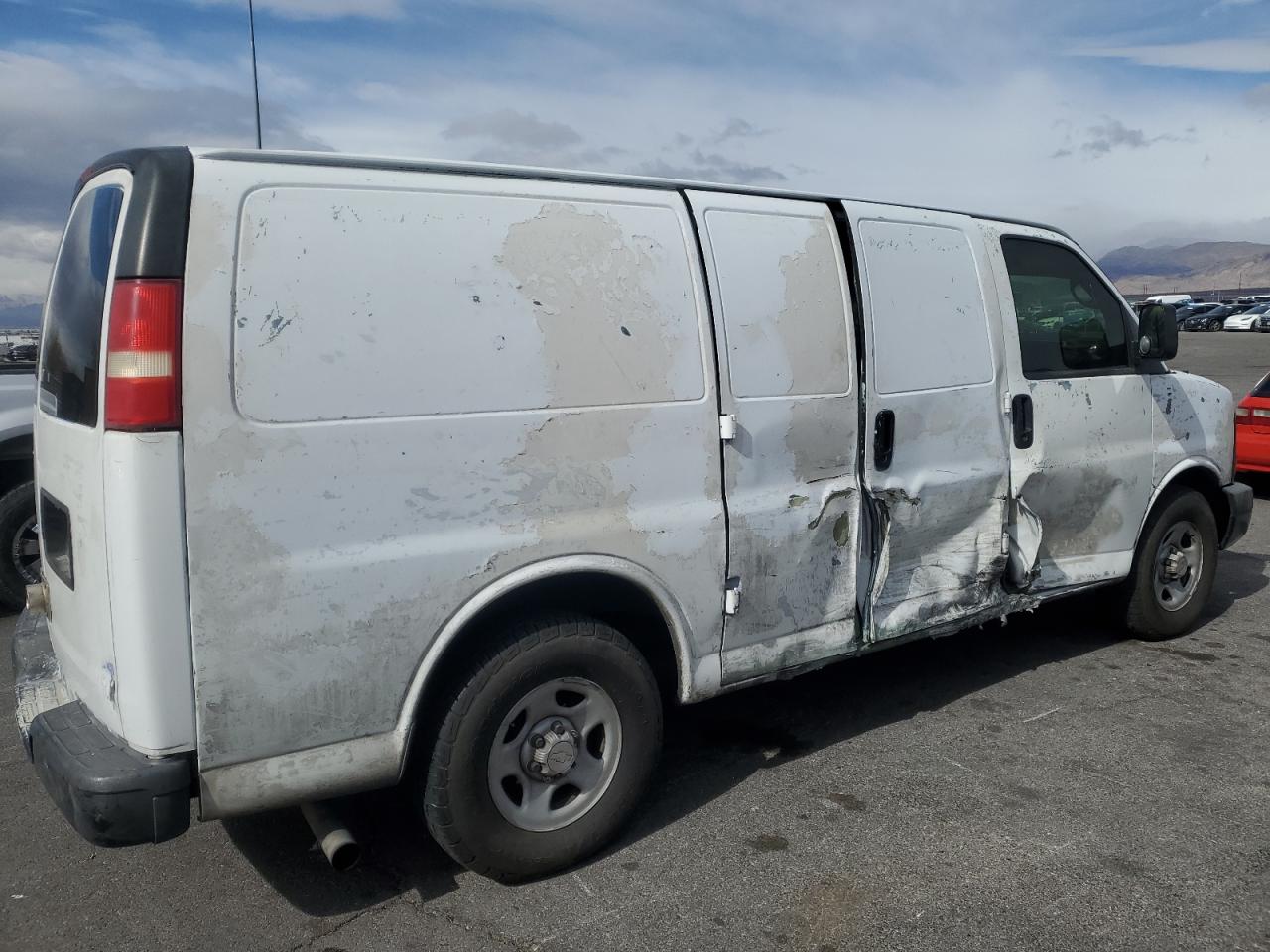 2006 Chevrolet Express - Image 3
