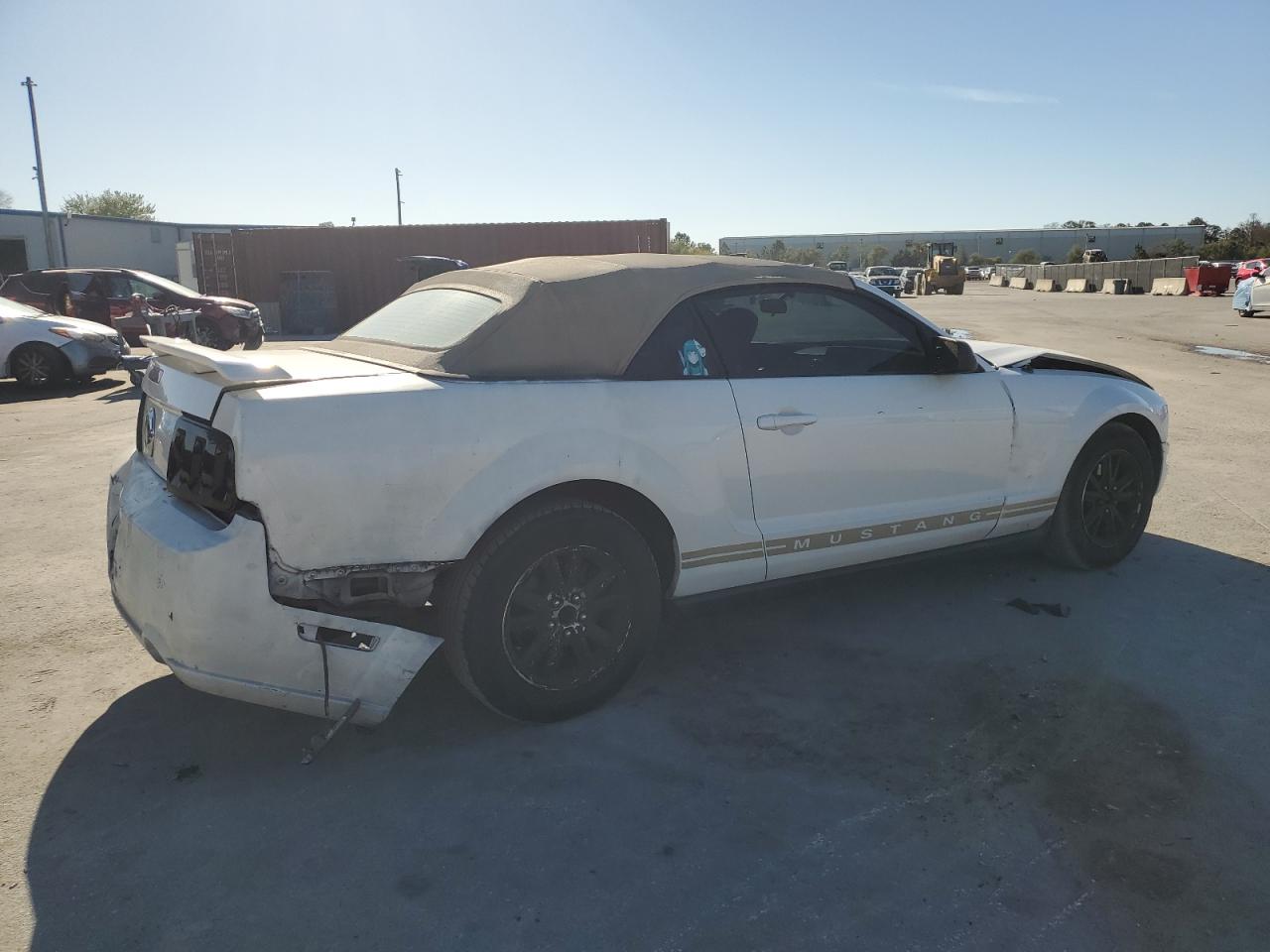 2005 Ford Mustang - Image 3