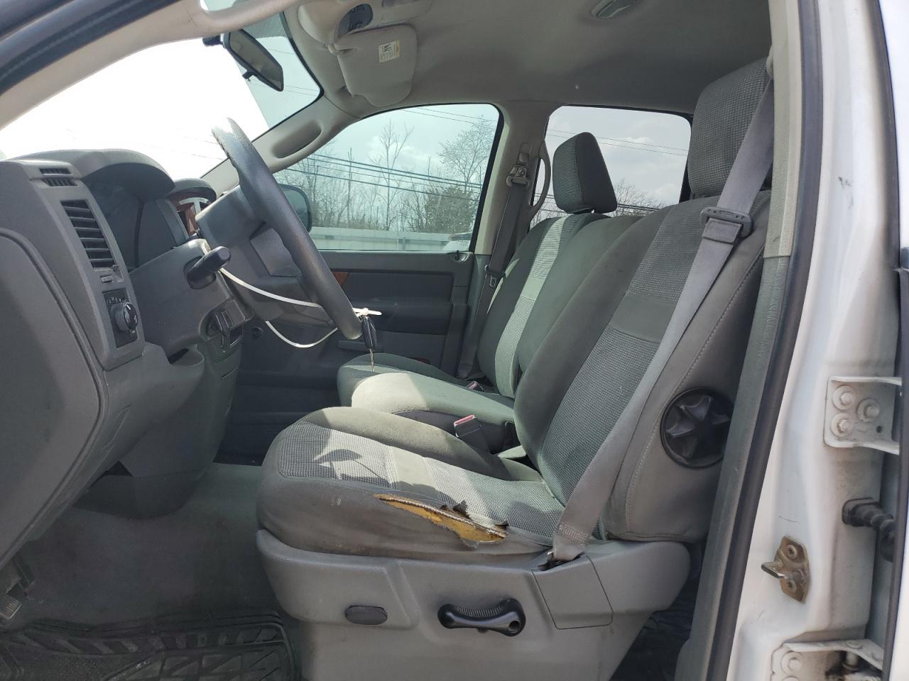 2006 Dodge RAM - Image 7