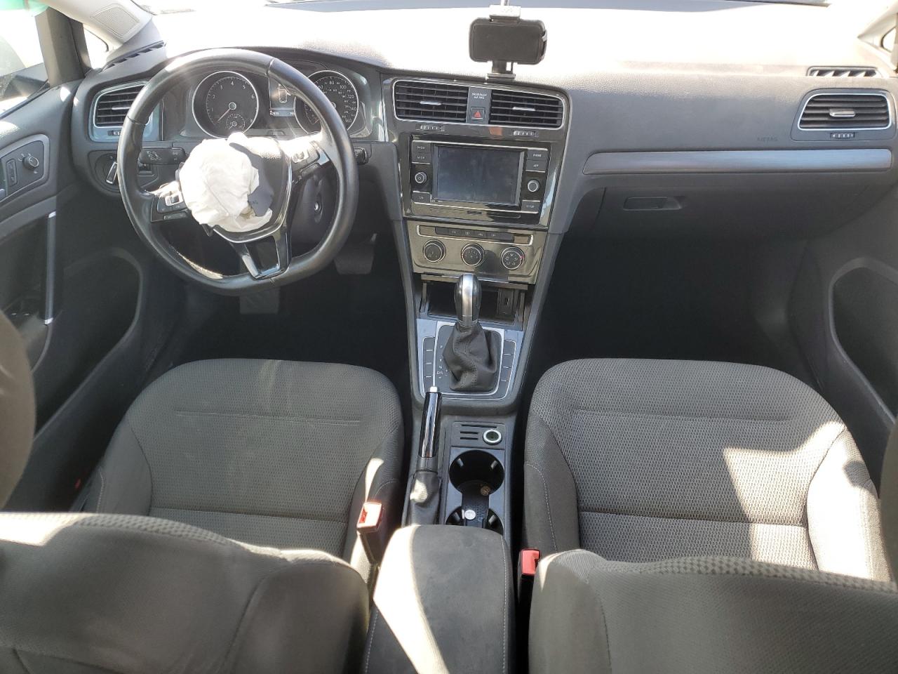 2018 Volkswagen Golf - Image 8