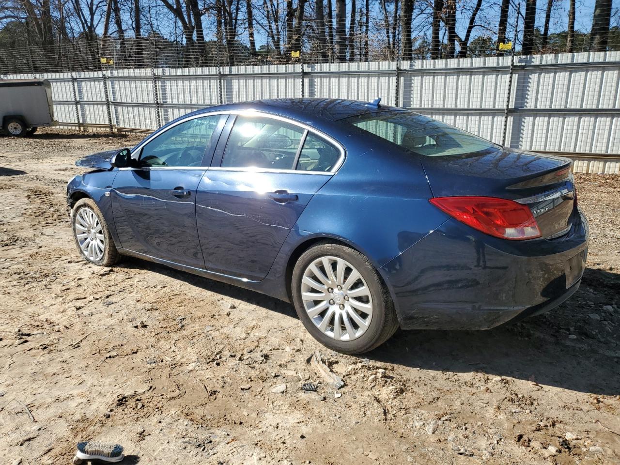 2011 Buick Regal - Image 2