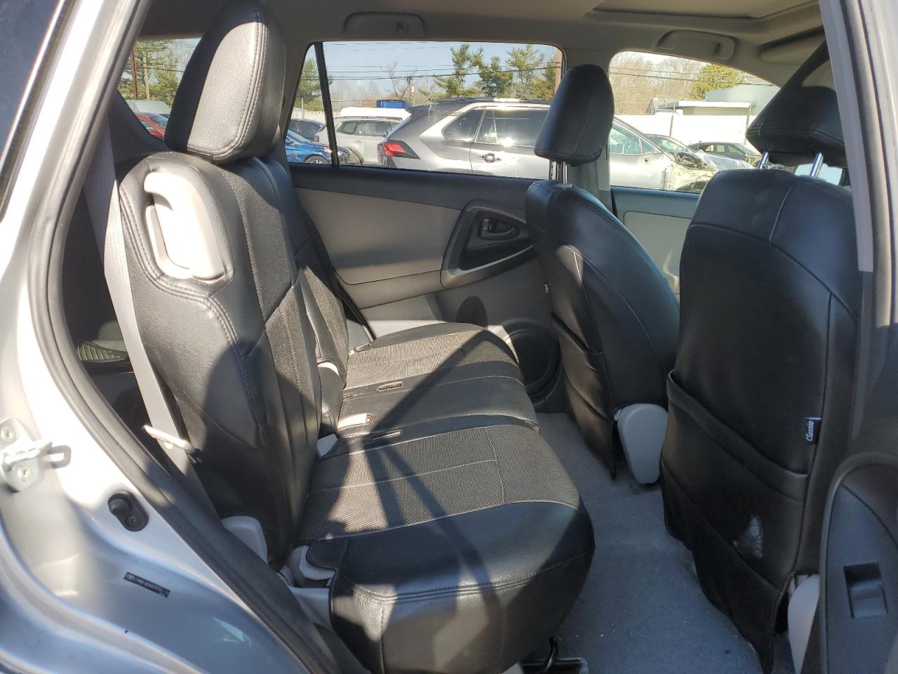 2012 Toyota RAV 4 - Image 11