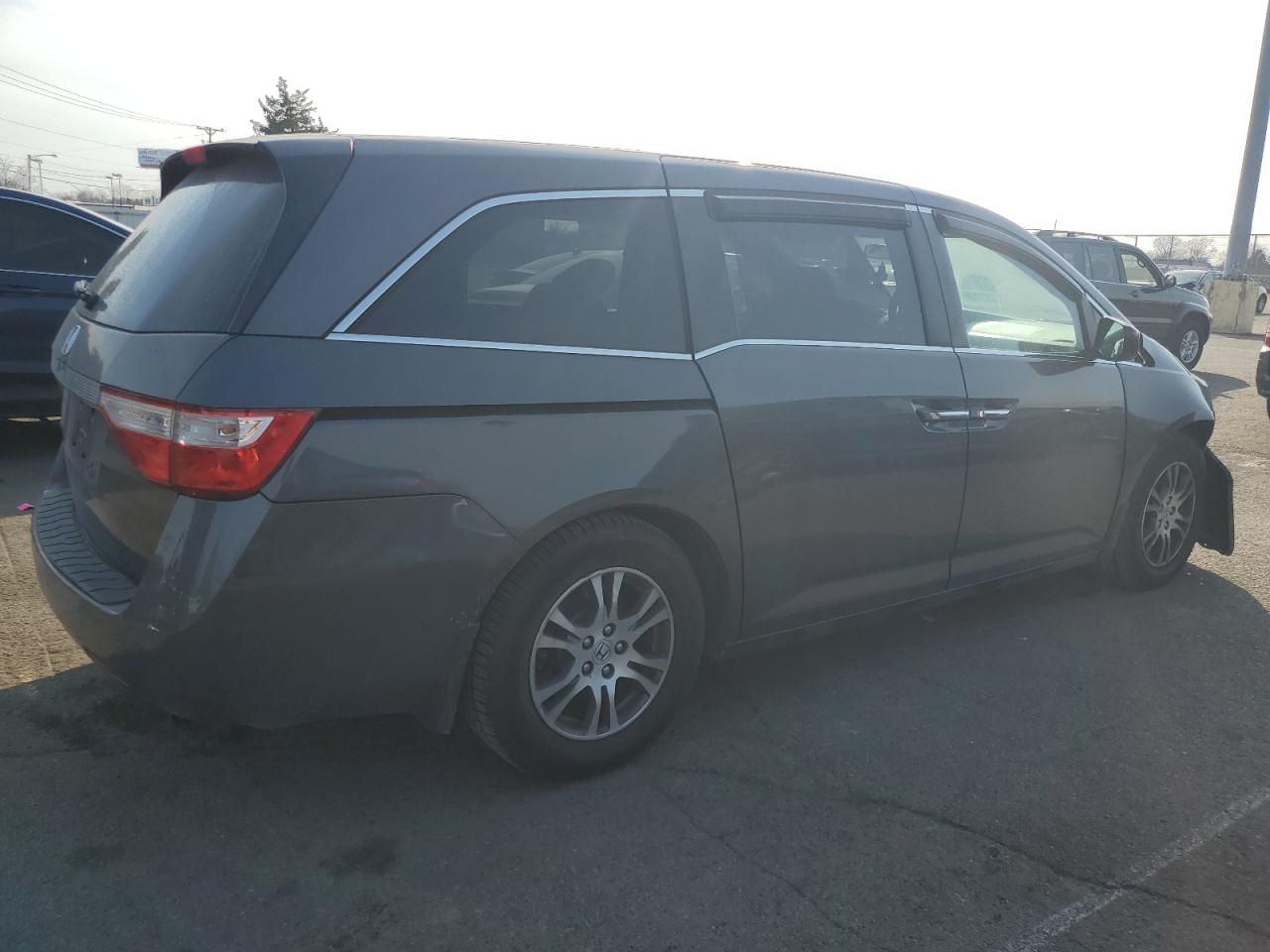2013 Honda Odyssey - Image 3