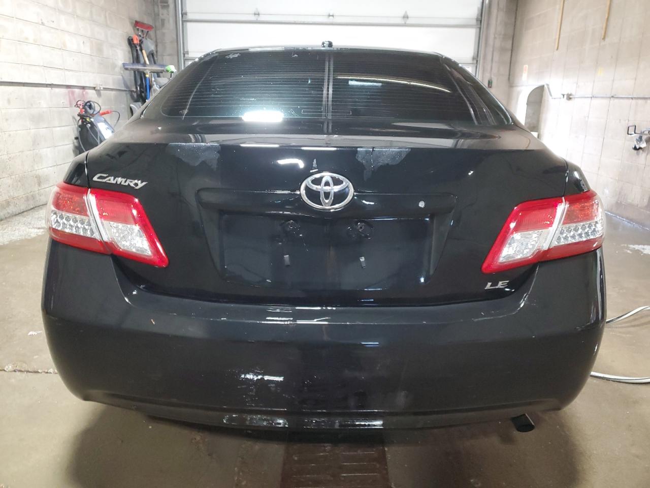 2011 Toyota Camry - Image 6