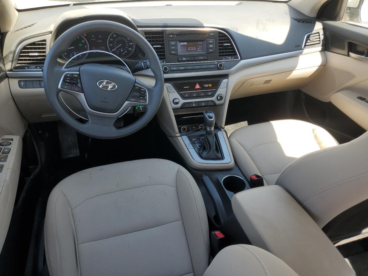 2018 Hyundai Elantra - Image 8