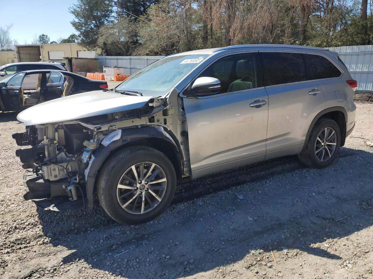 2018 Toyota Highlander - Image 1