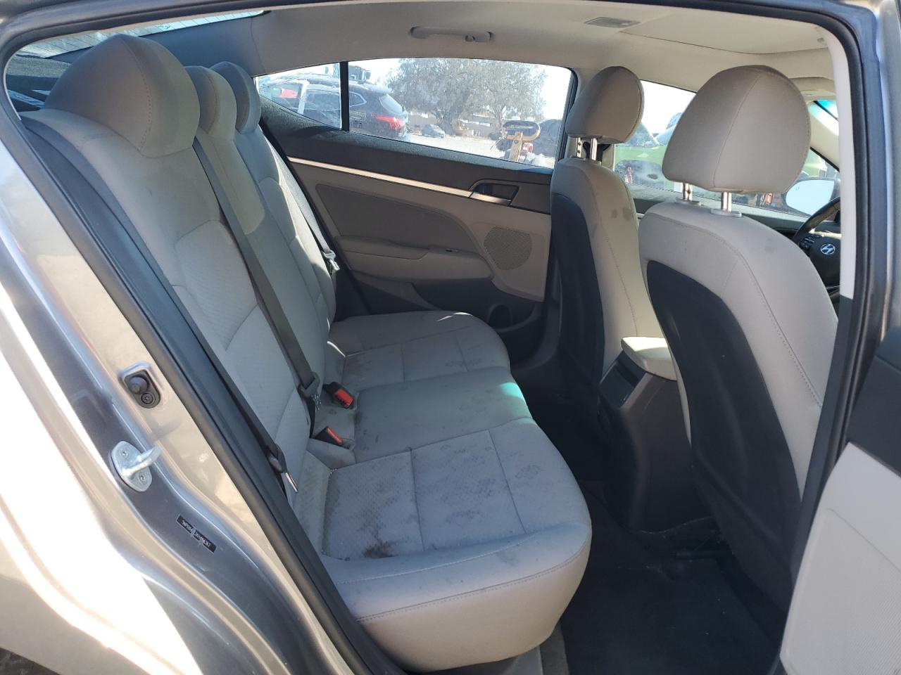 2019 Hyundai Elantra - Image 10