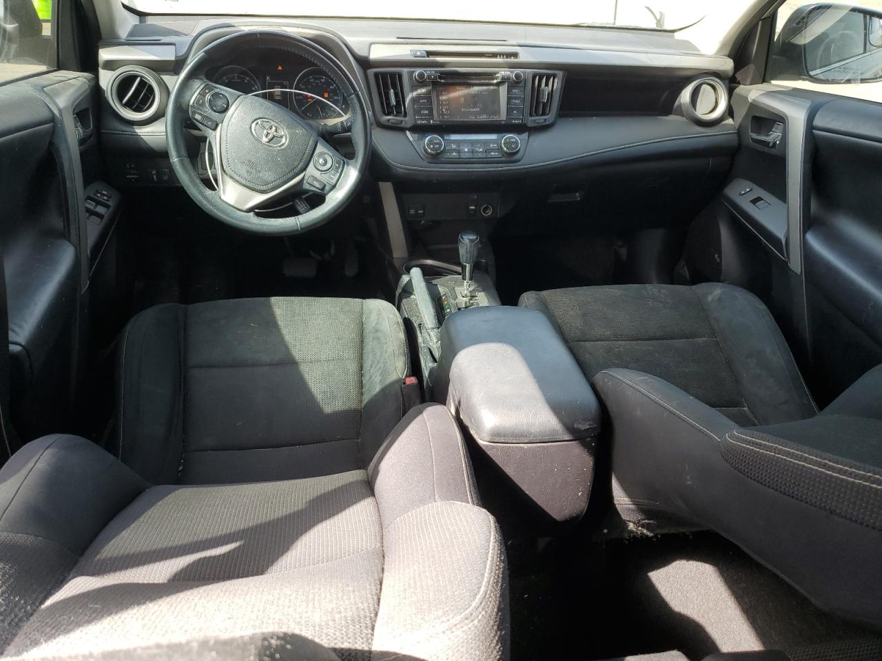 2017 Toyota RAV 4 - Image 8