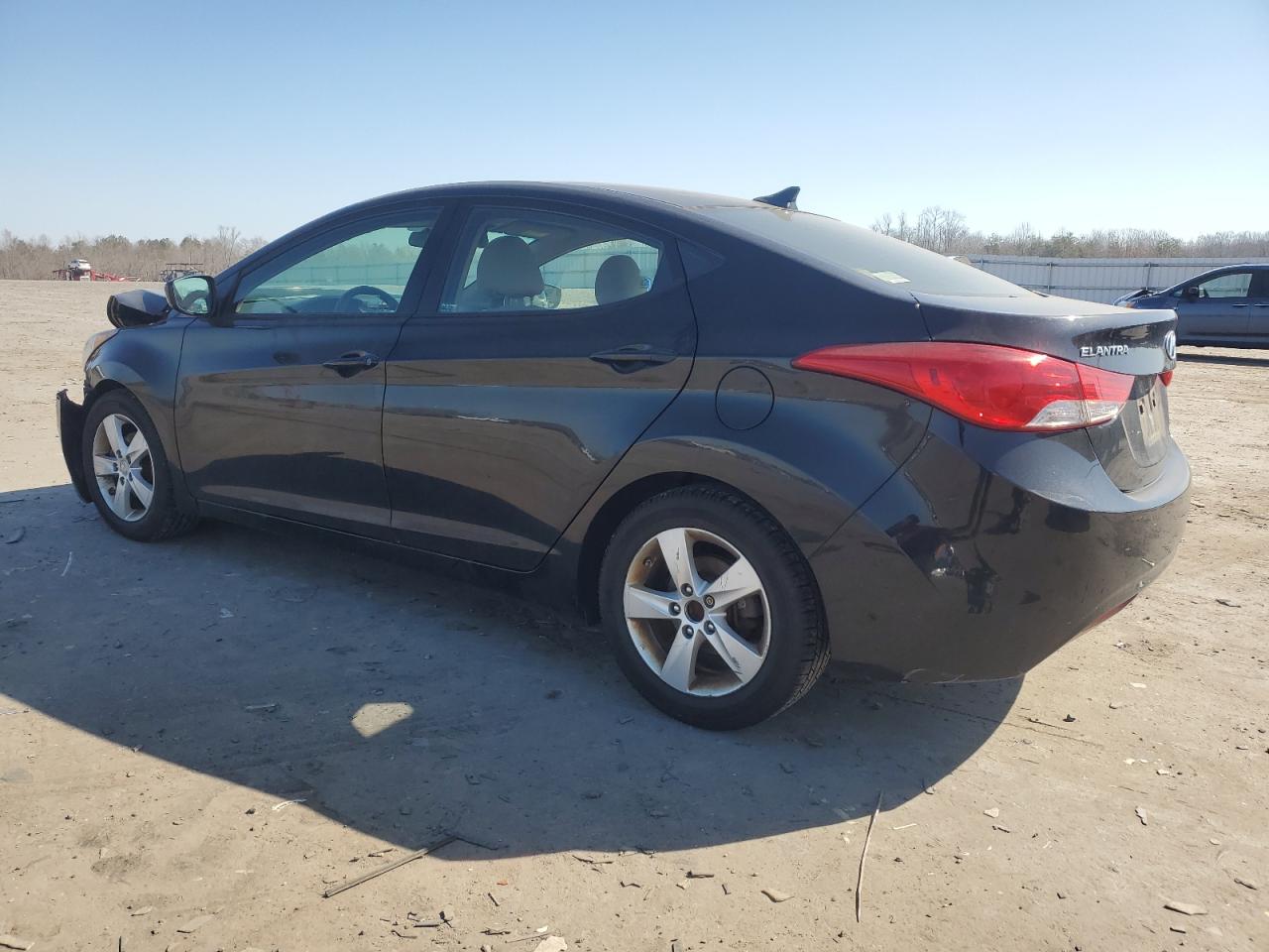 2013 Hyundai Elantra - Image 2
