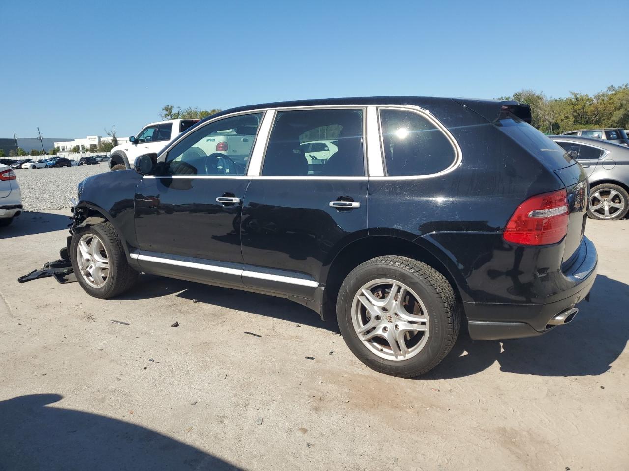 2010 Porsche Cayenne - Image 2