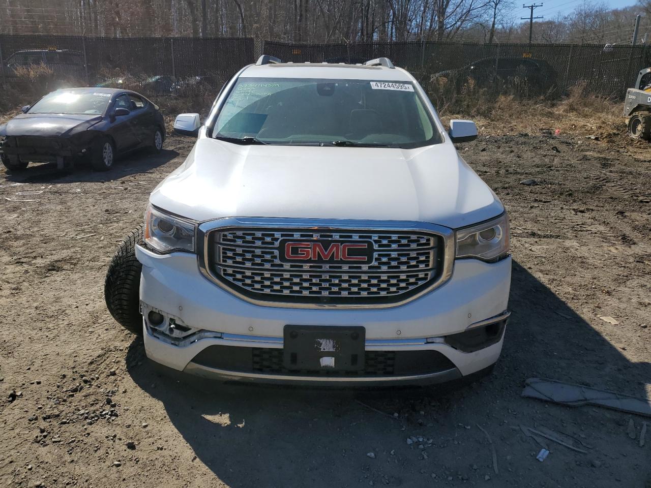 2017 GMC Acadia - Image 5