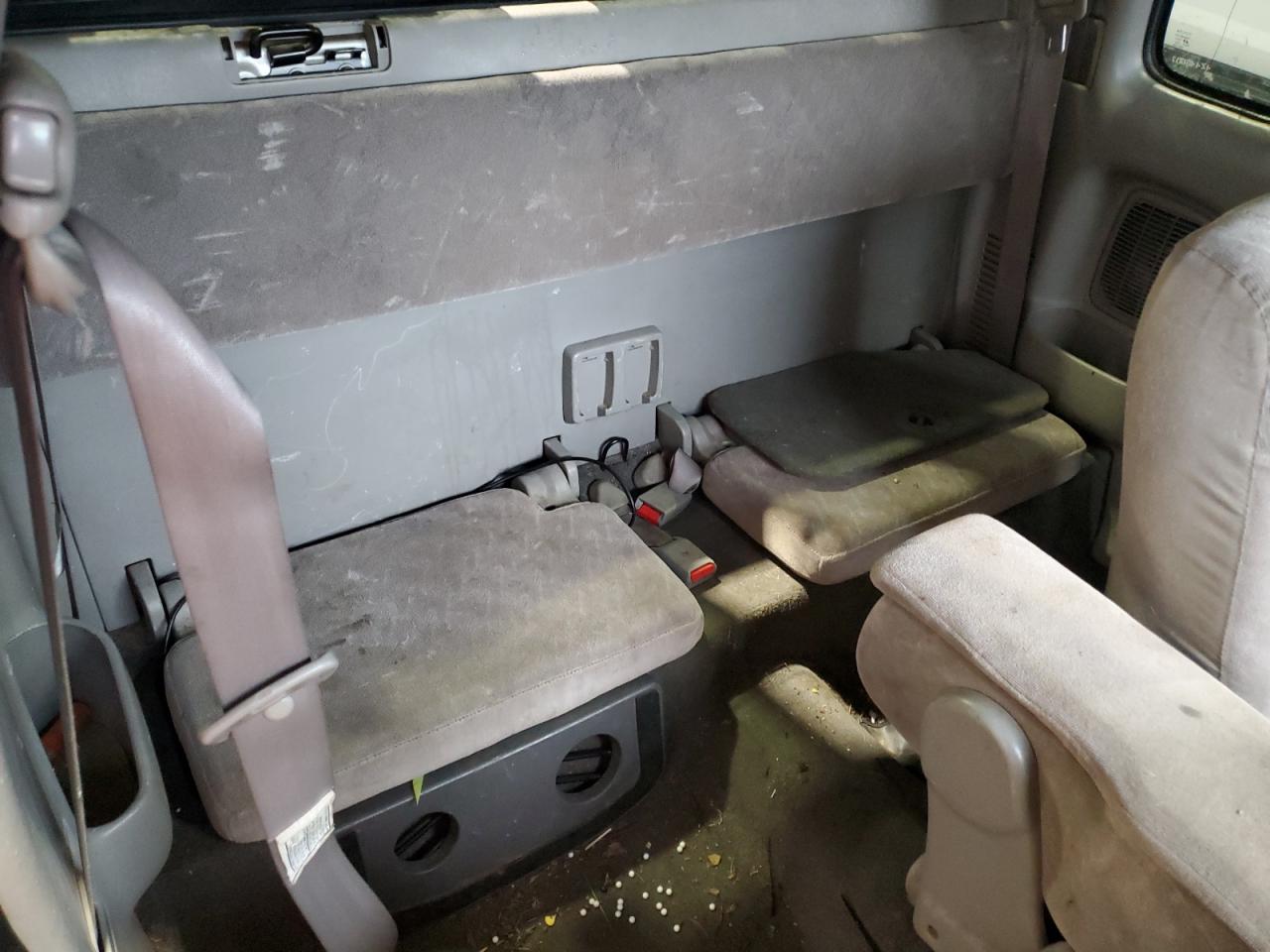 2004 Toyota Tacoma - Image 10