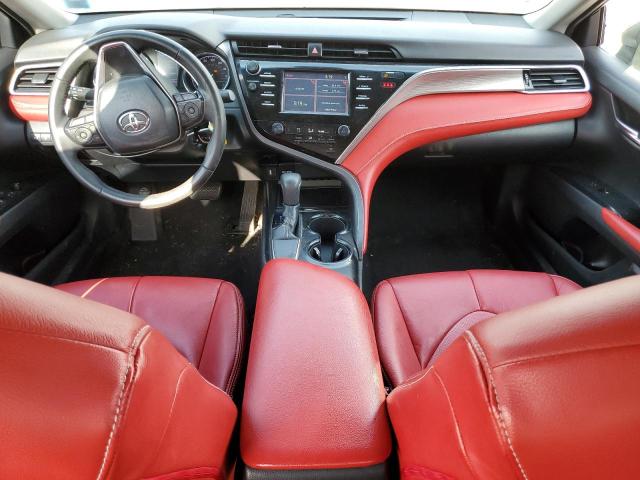  TOYOTA CAMRY 2018 Srebrny
