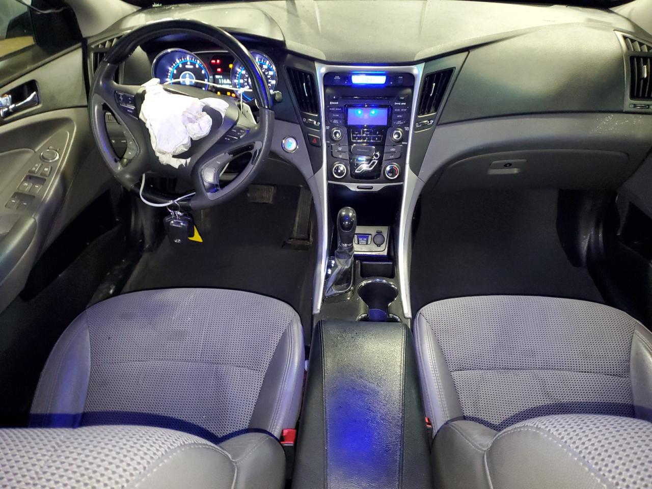 2013 Hyundai Sonata - Image 8