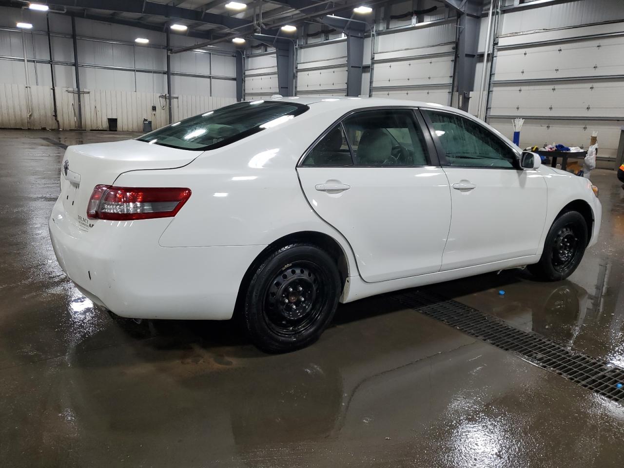2010 Toyota Camry - Image 3