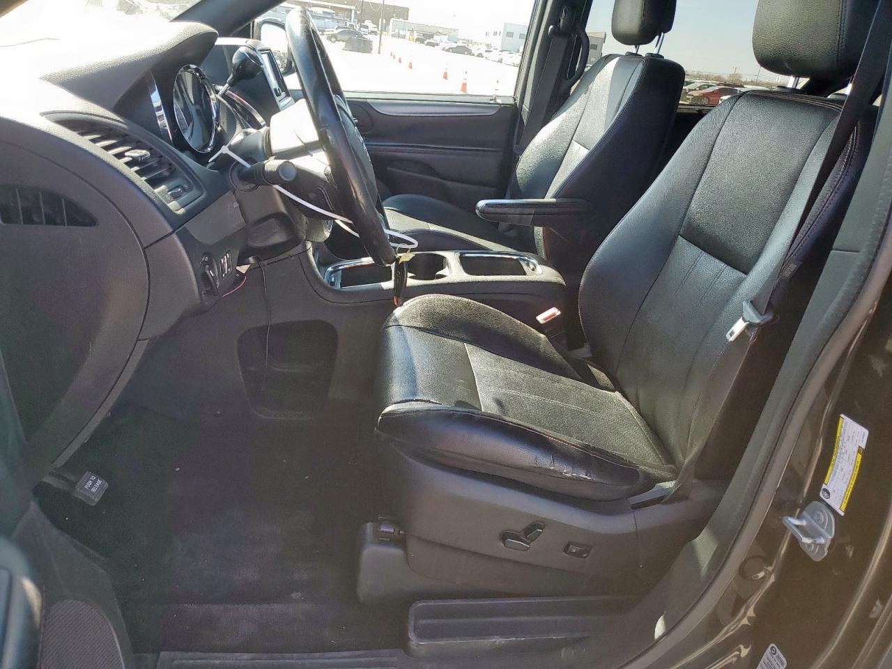 2020 Dodge Caravan - Image 7