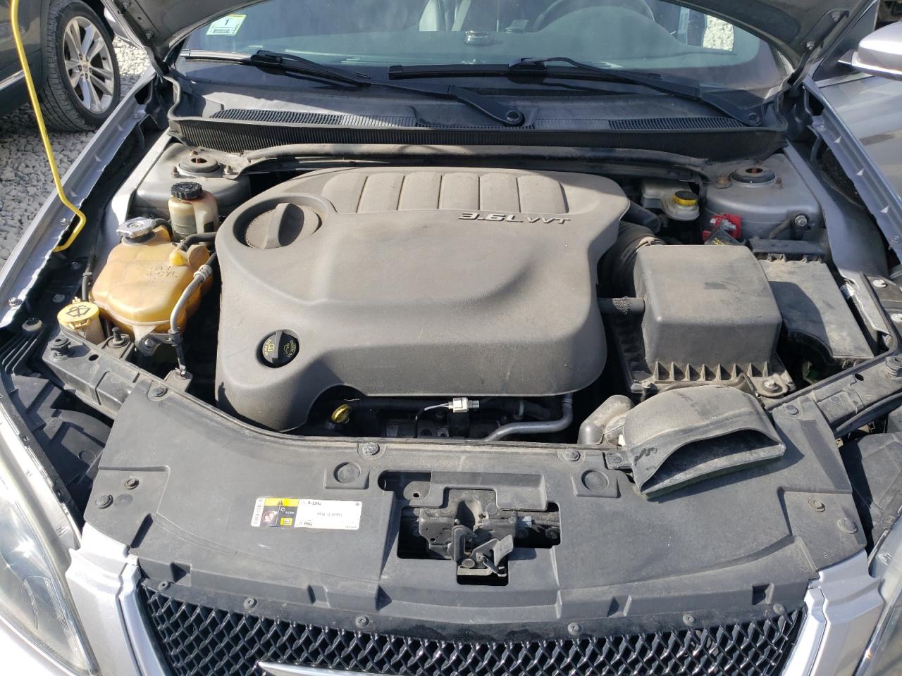 2014 Chrysler 200 - Image 11