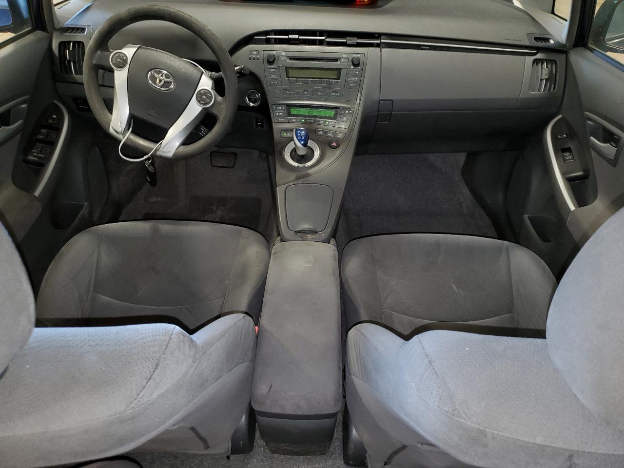 2010 Toyota Prius - Image 8