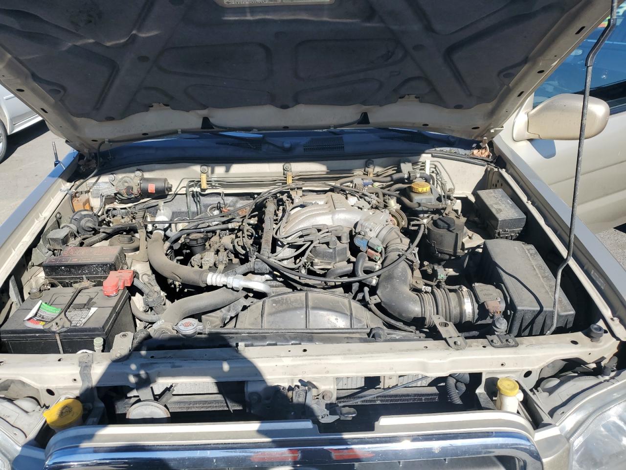 1999 Nissan Pathfinder - Image 12