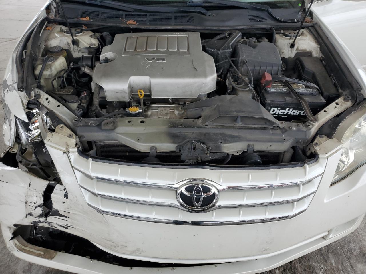 2005 Toyota Avalon - Image 12