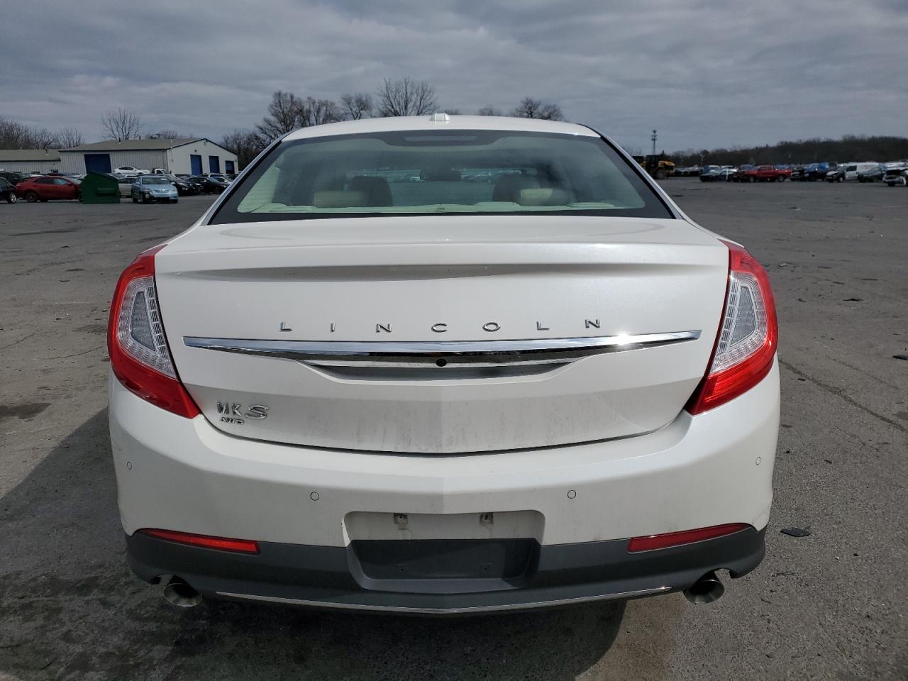 2016 Lincoln MKS - Image 6