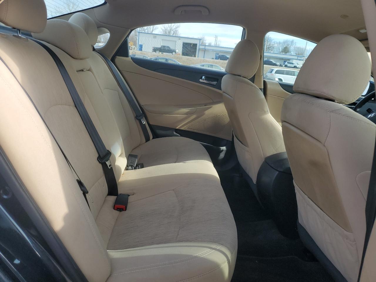 2013 Hyundai Sonata - Image 11