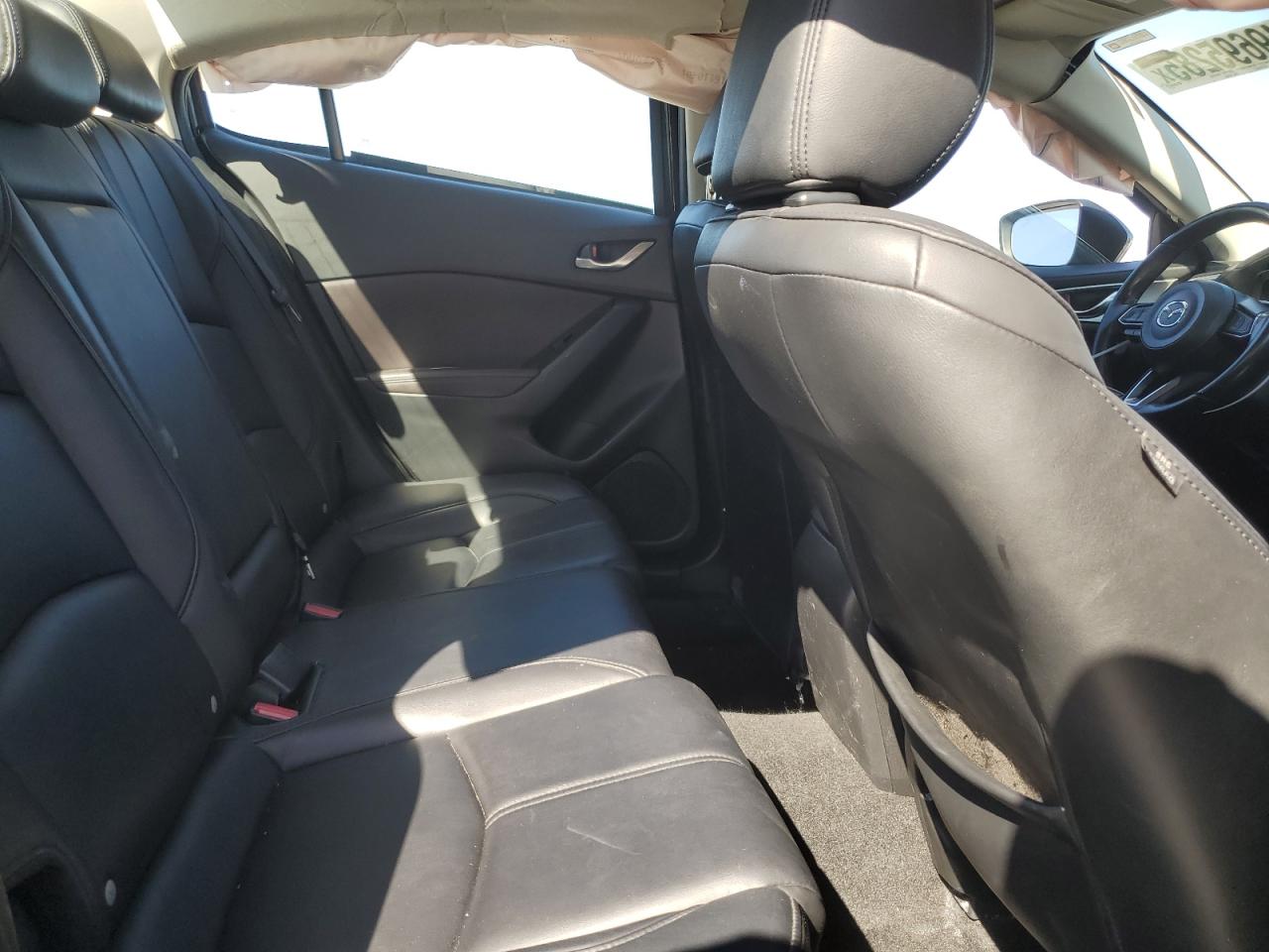 2017 Mazda 3 - Image 10