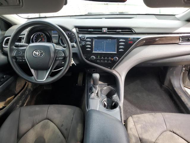  TOYOTA CAMRY 2018 Srebrny