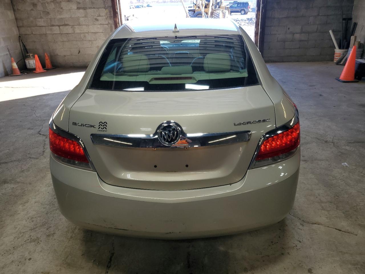 2010 Buick LaCrosse - Image 6