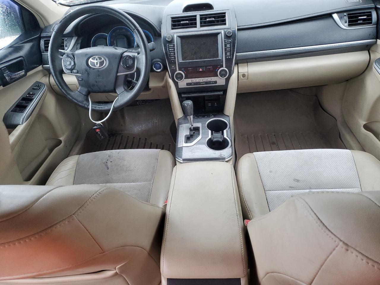 2012 Toyota Camry - Image 8