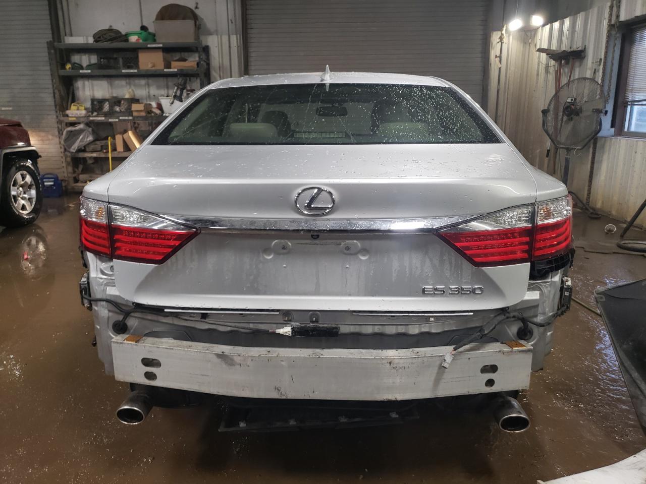 2015 Lexus ES - Image 6