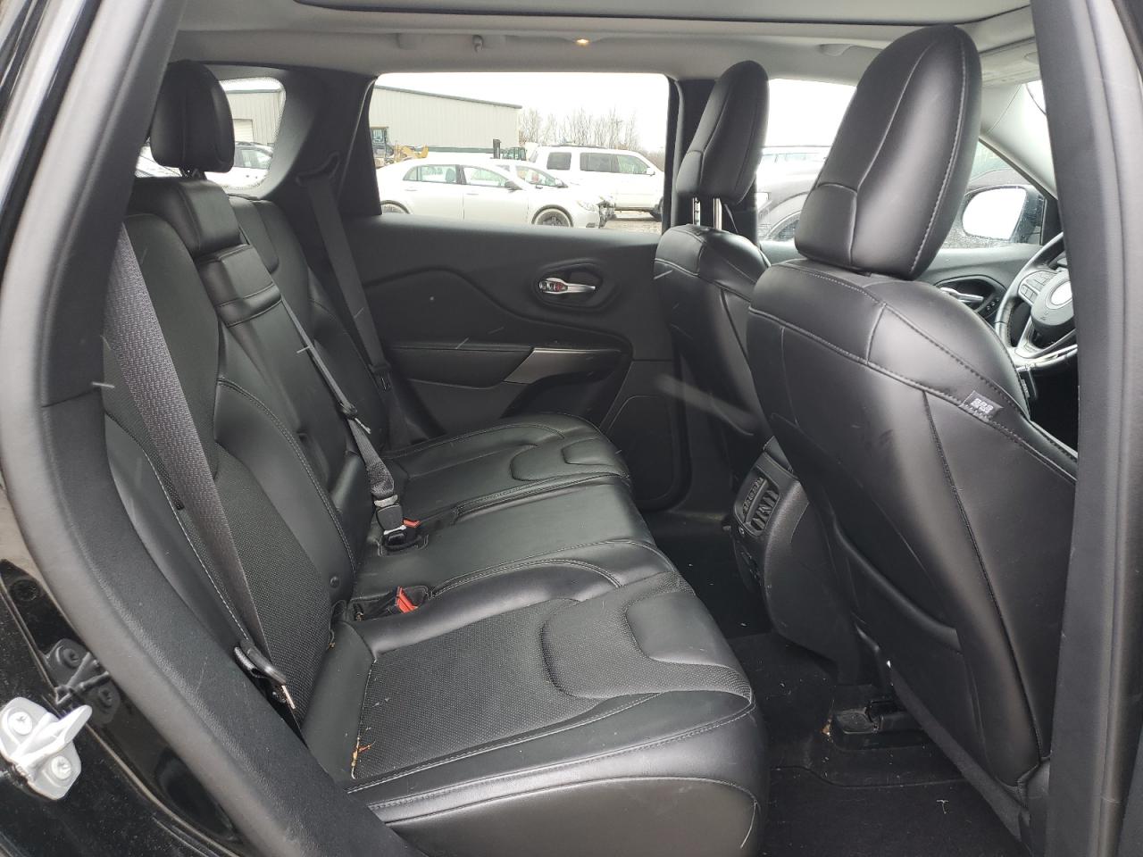 2019 Jeep Grand Cherokee - Image 11