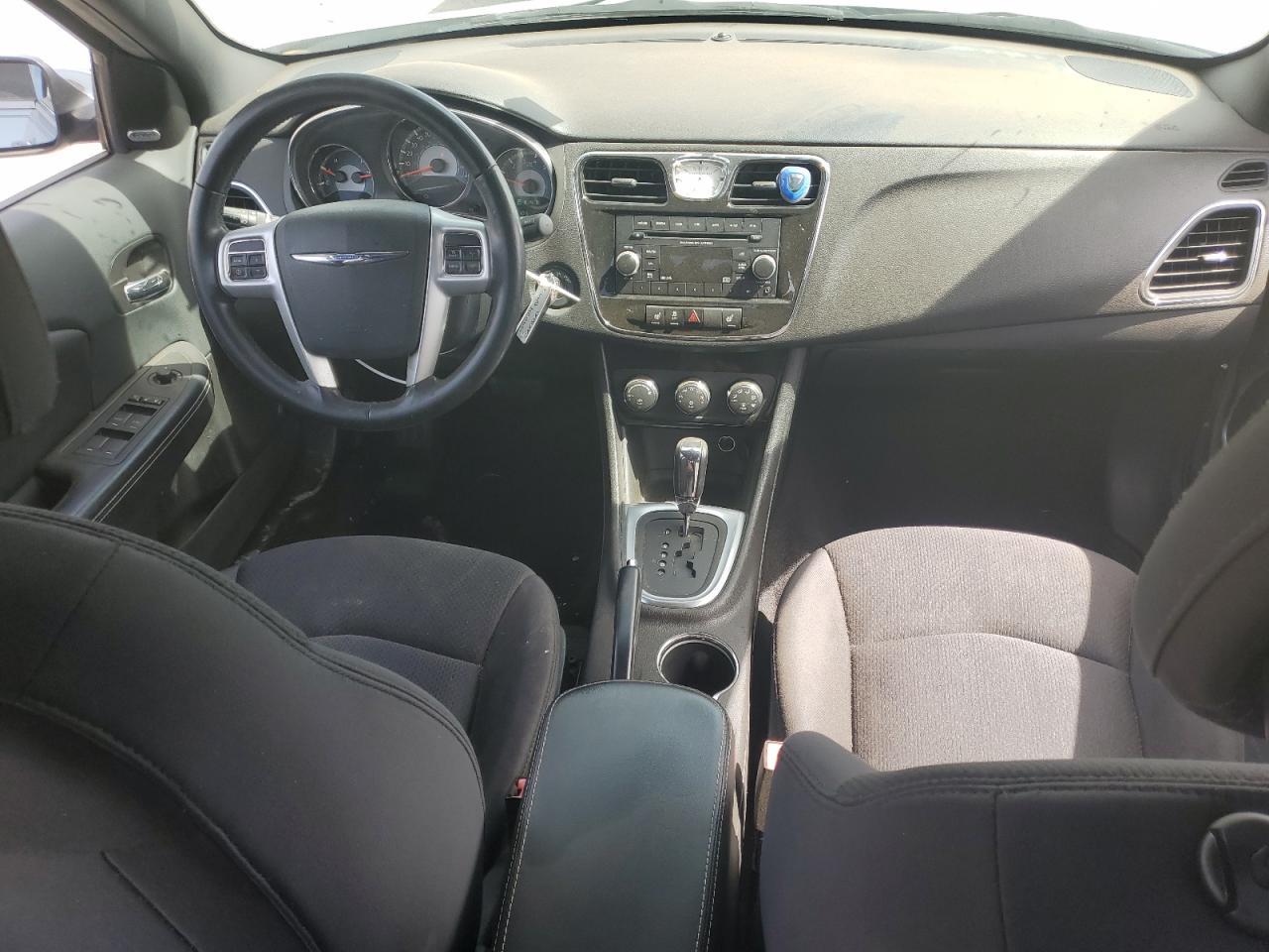 2014 Chrysler 200 - Image 8