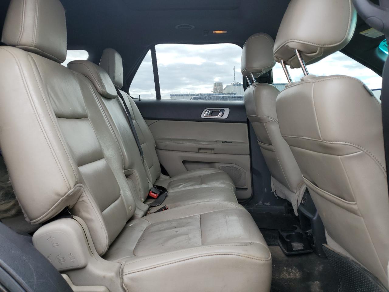 2011 Ford Explorer - Image 11