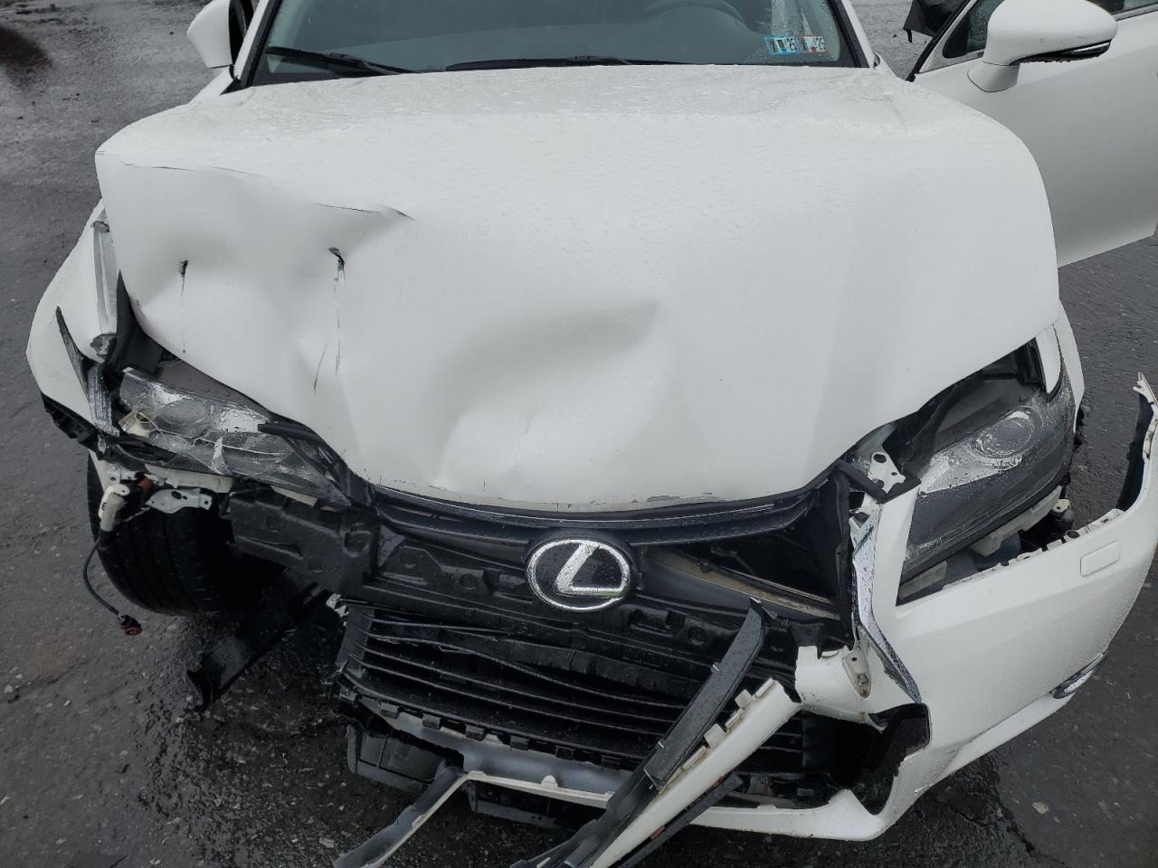 2015 Lexus GS - Image 12