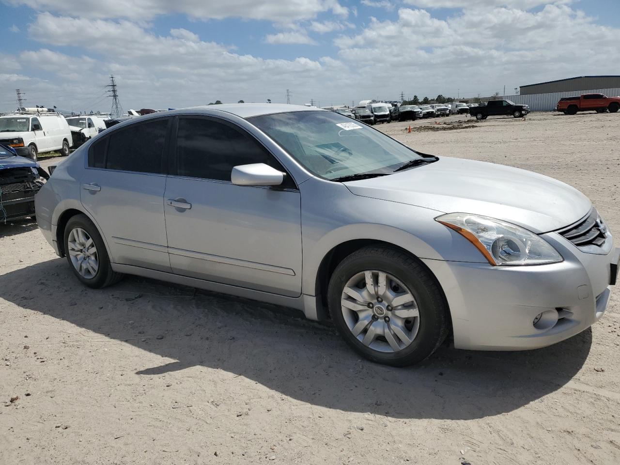 2011 Nissan Altima - Image 4