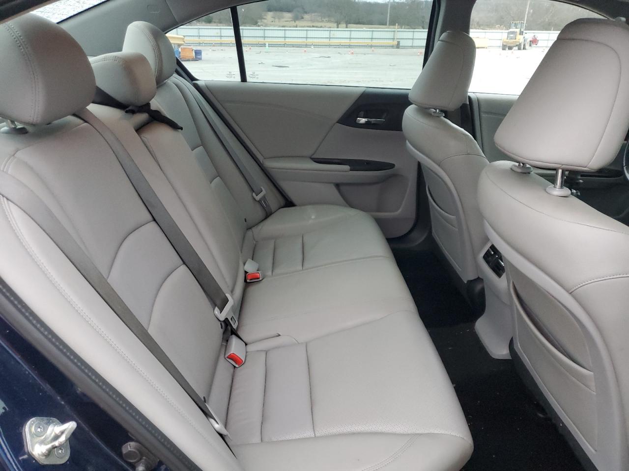 2013 Honda Accord - Image 11