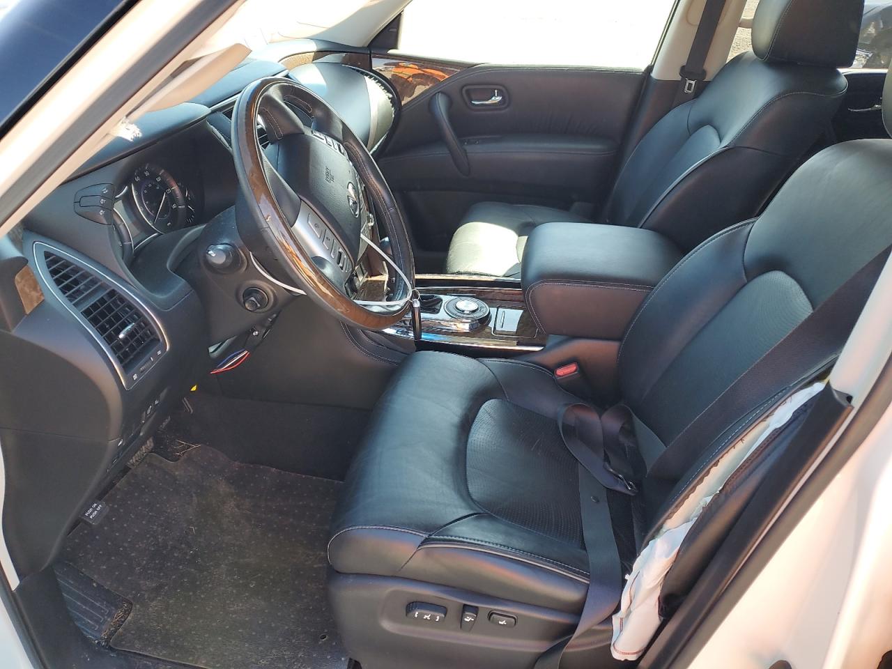 2015 Infiniti QX80 - Image 7