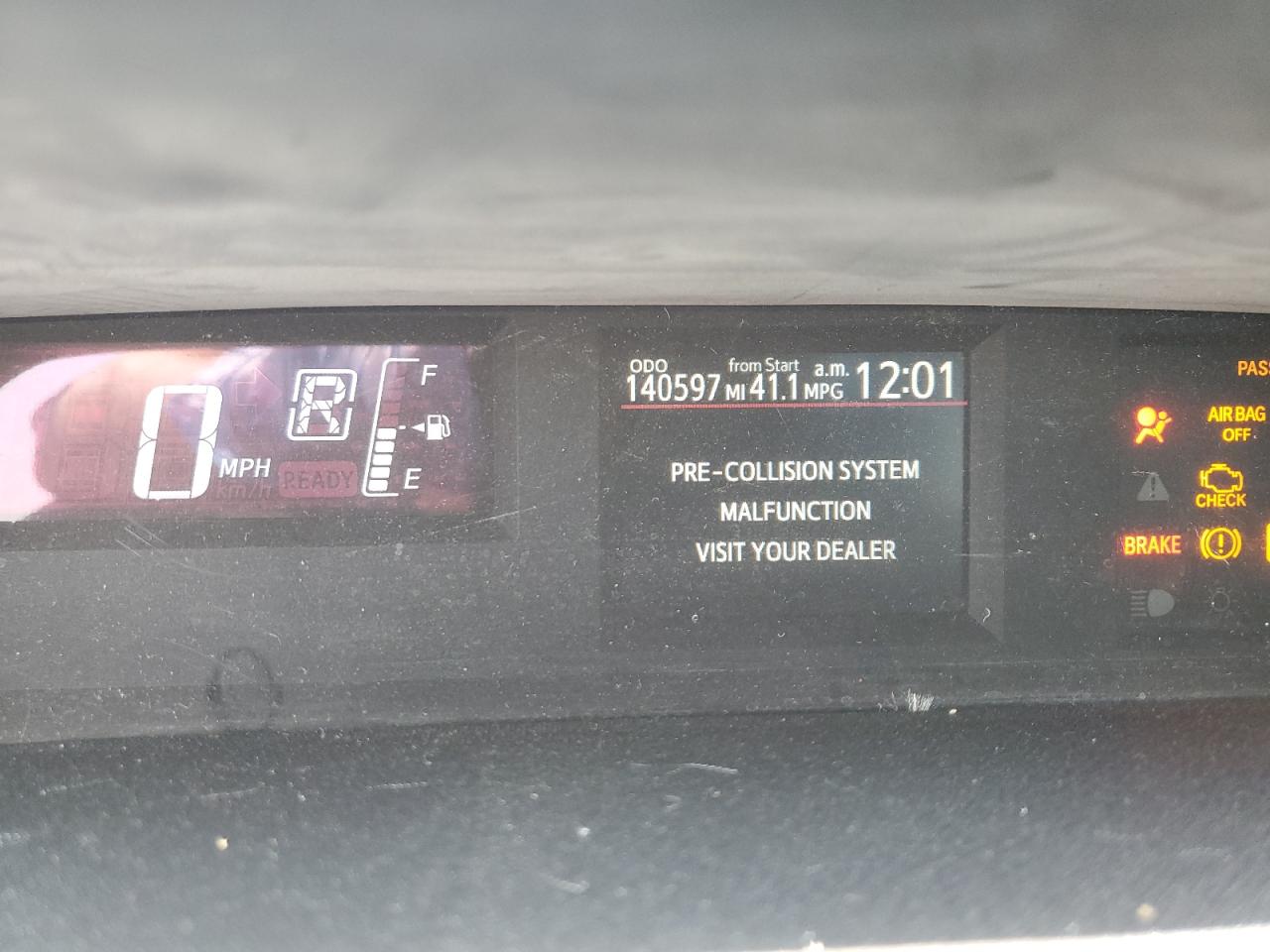 2017 Toyota Prius - Image 9