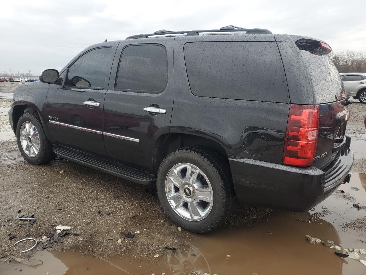 2010 Chevrolet Tahoe - Image 2