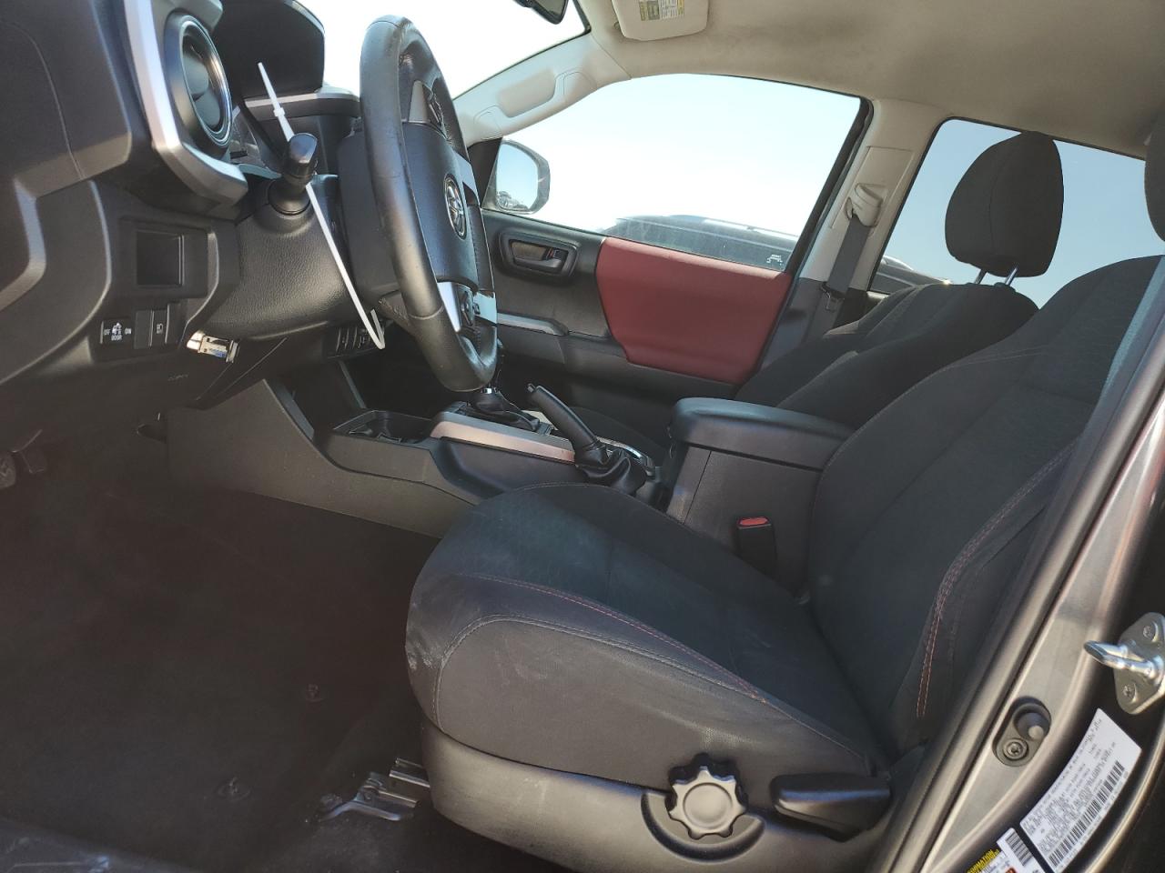 2018 Toyota Tacoma - Image 7