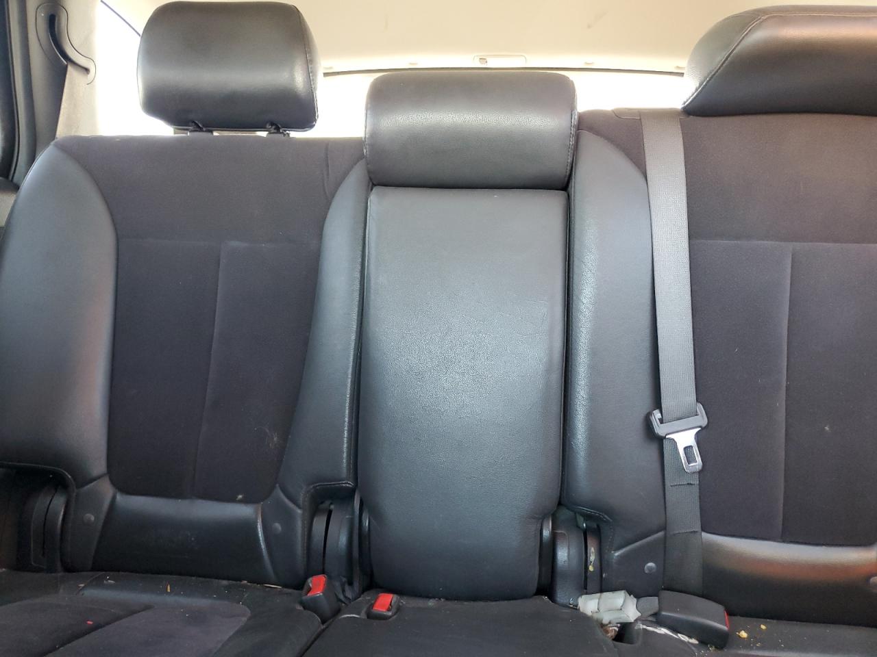 2011 Hyundai Santa Fe - Image 10