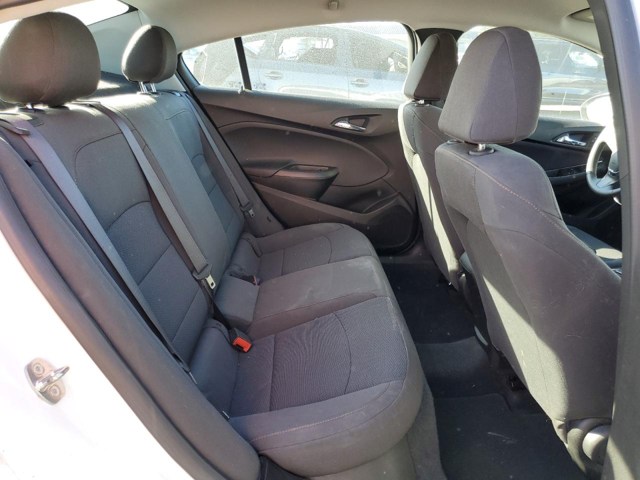 2019 Chevrolet Cruze - Image 10
