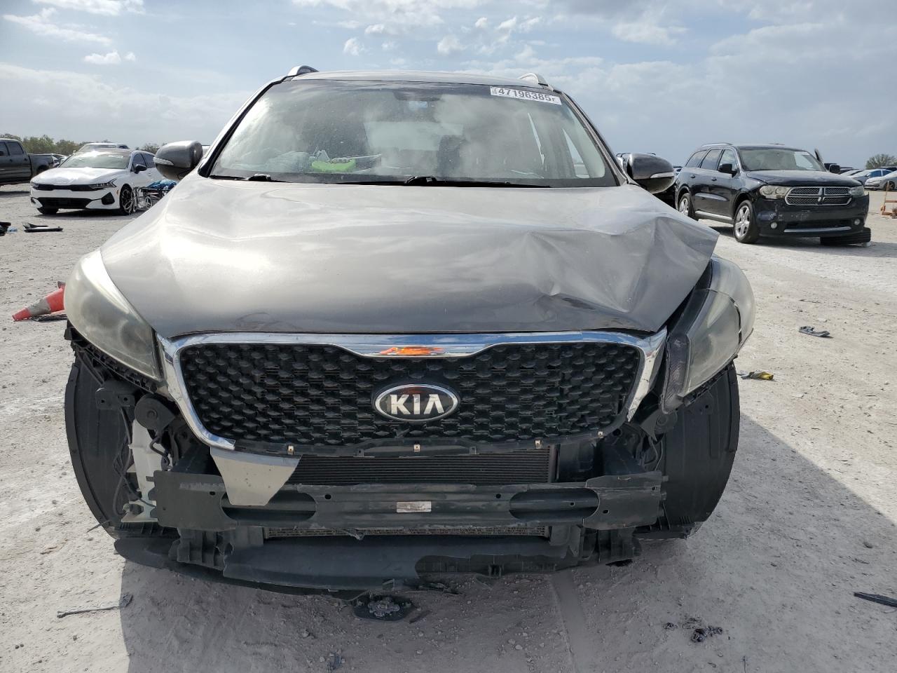 2016 Kia Sorento - Image 5