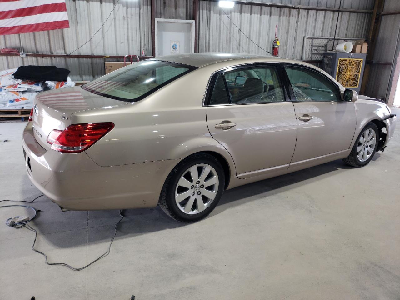 2006 Toyota Avalon - Image 3