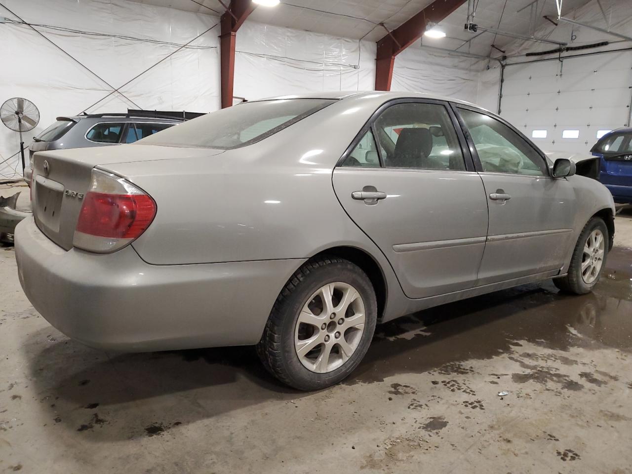 2005 Toyota Camry - Image 3