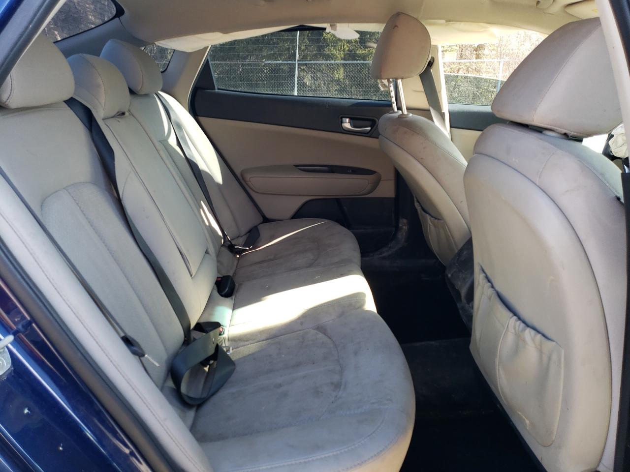 2017 Kia Optima - Image 10