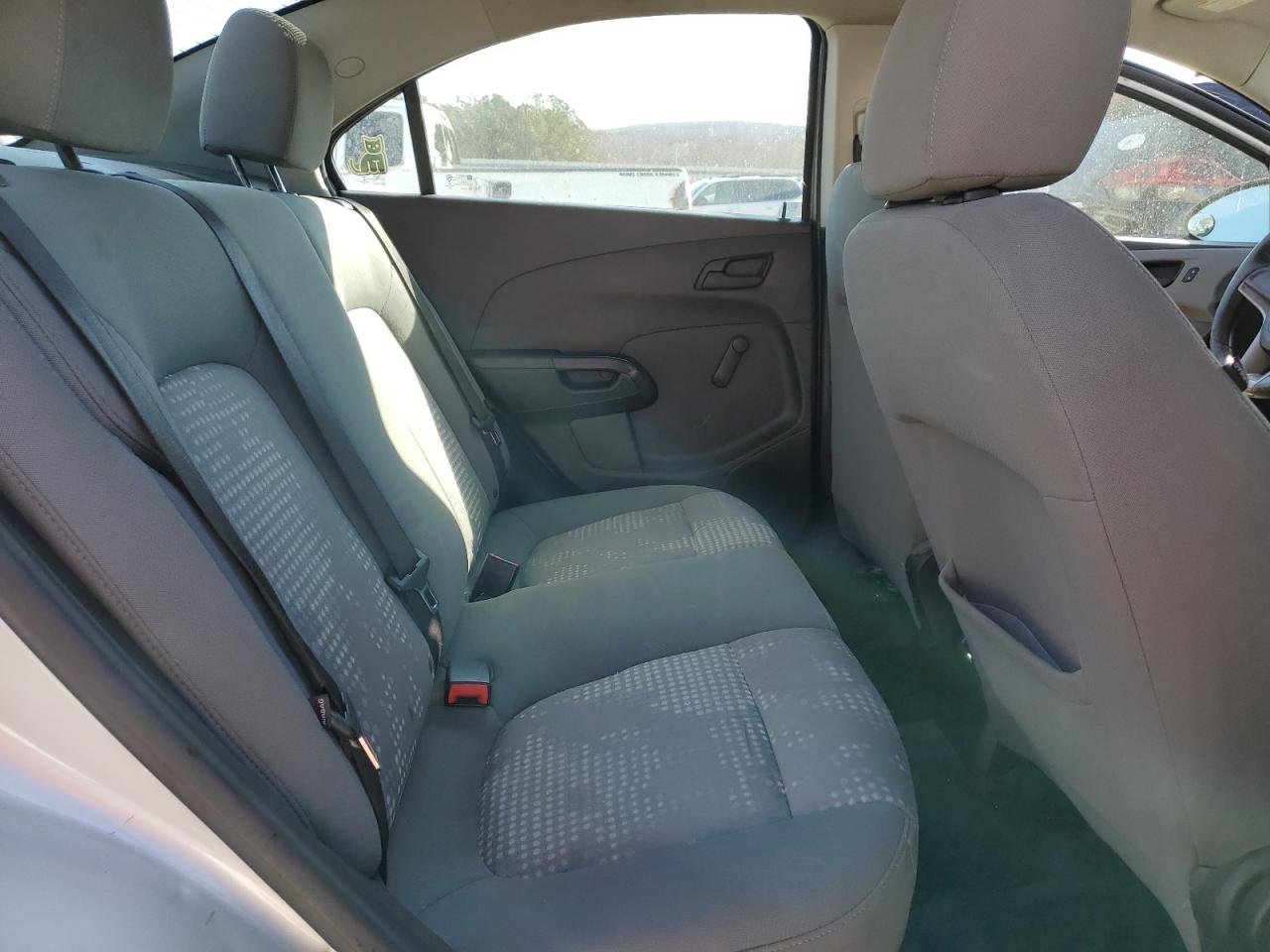 2015 Chevrolet Sonic - Image 10