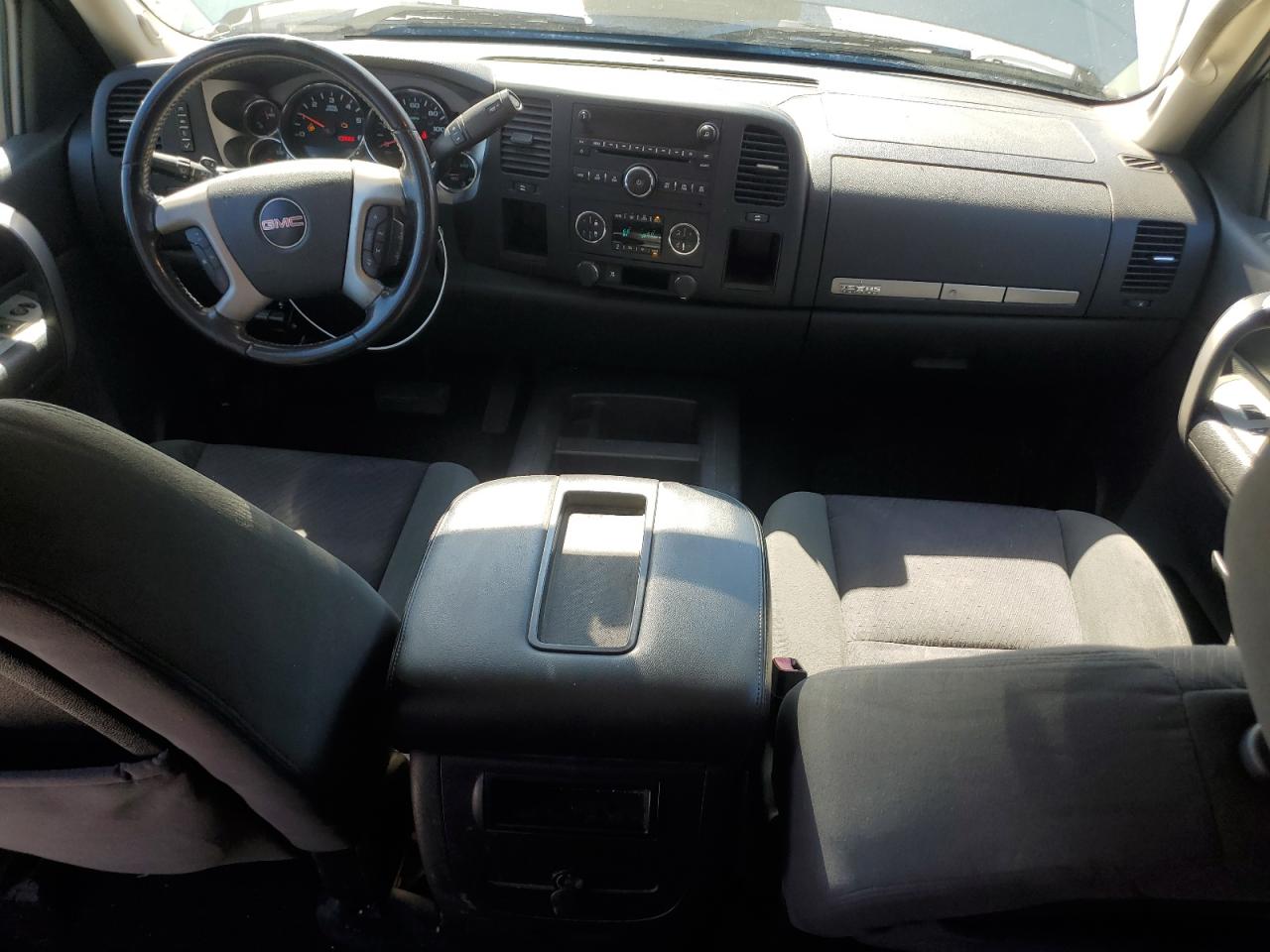 2009 GMC Sierra - Image 8